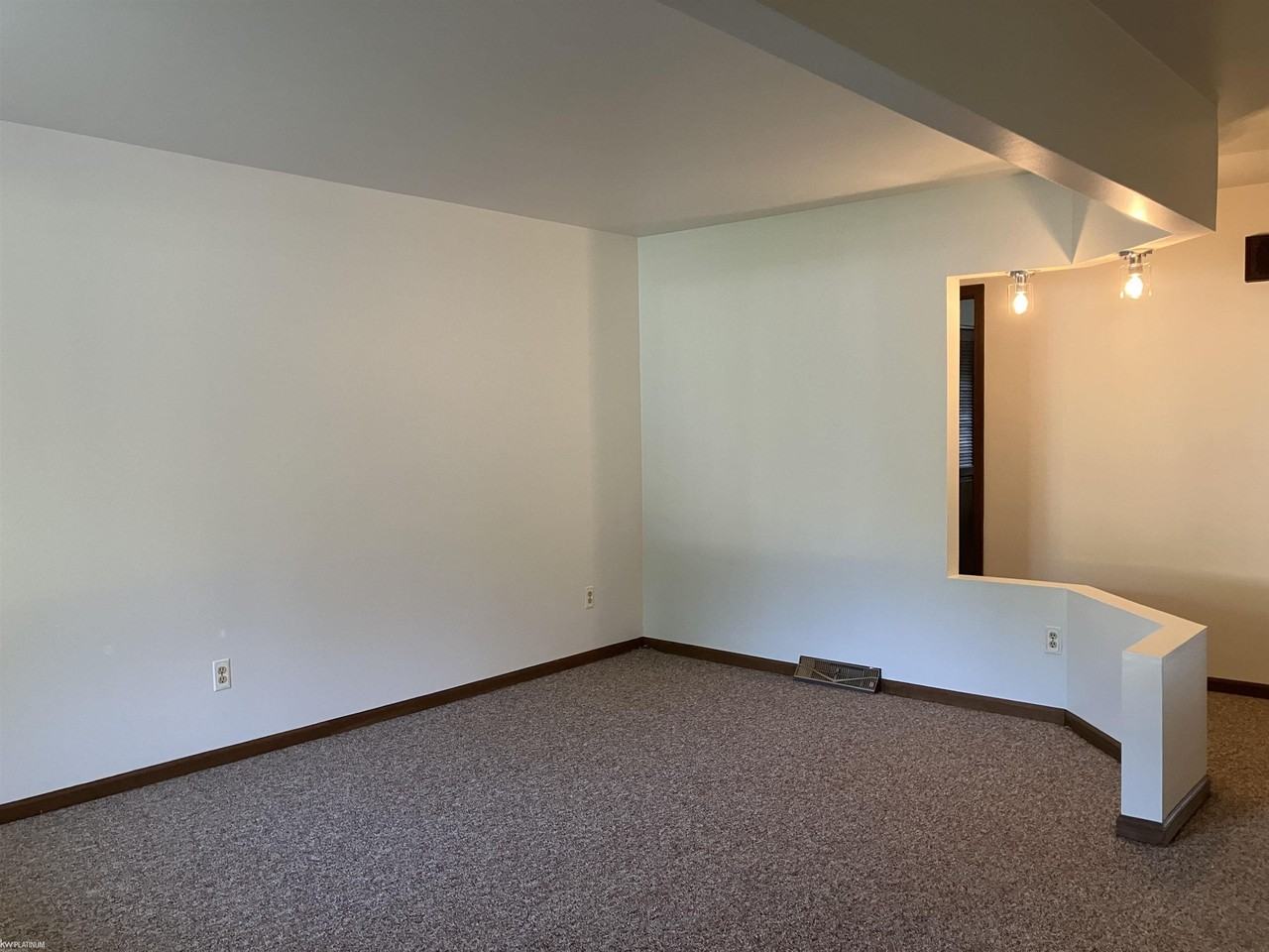 32845 Sutton Rd - Photo 3 of 20
