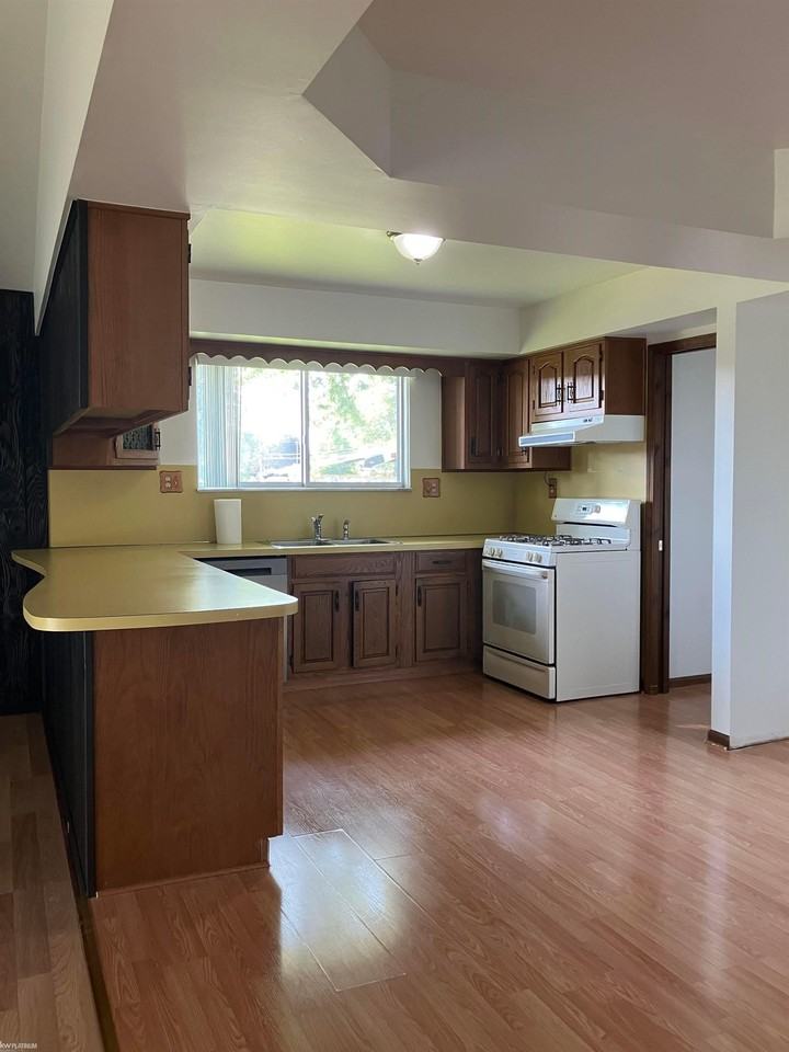 32845 Sutton Rd - Photo 6 of 20