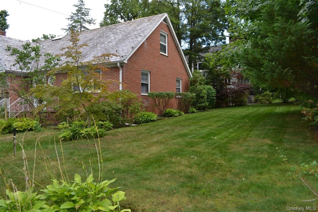 622 James St - Photo 3 of 23