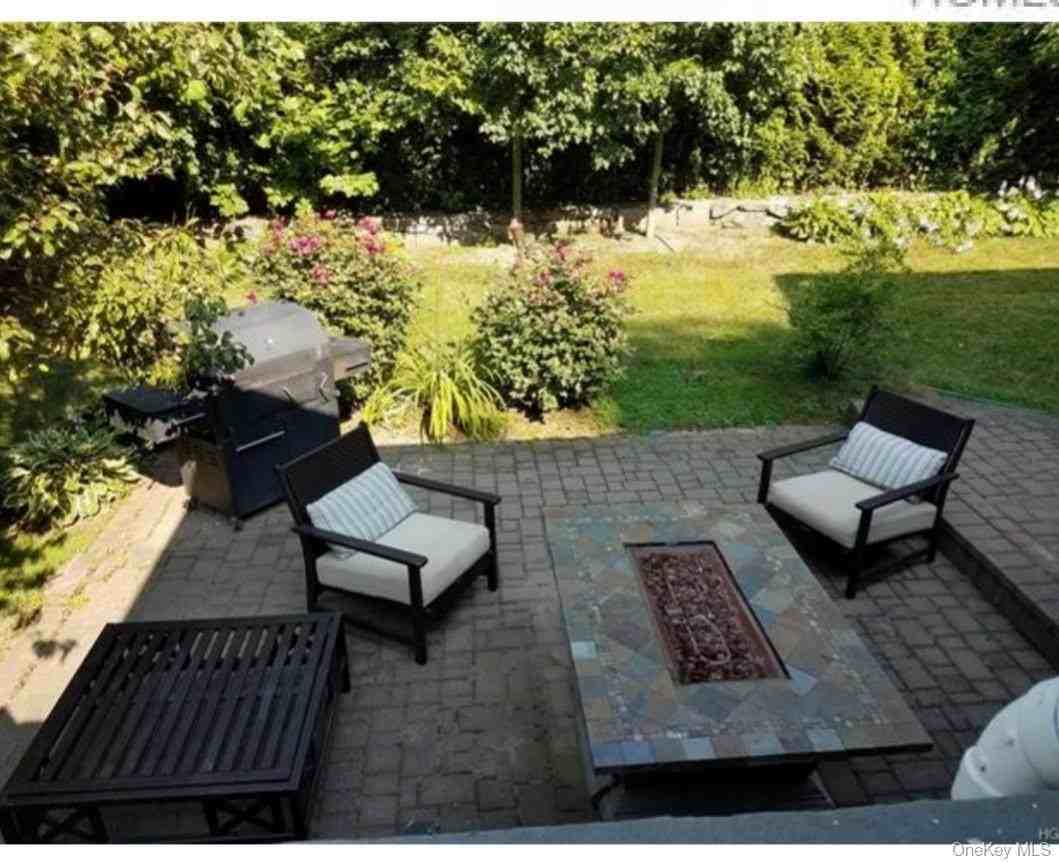 622 James St - Photo 4 of 23