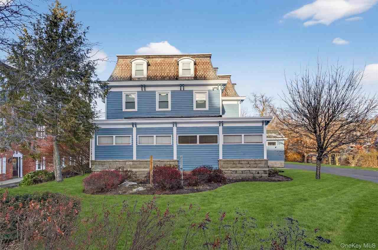 12 Scotchtown Ave - Photo 3 of 38