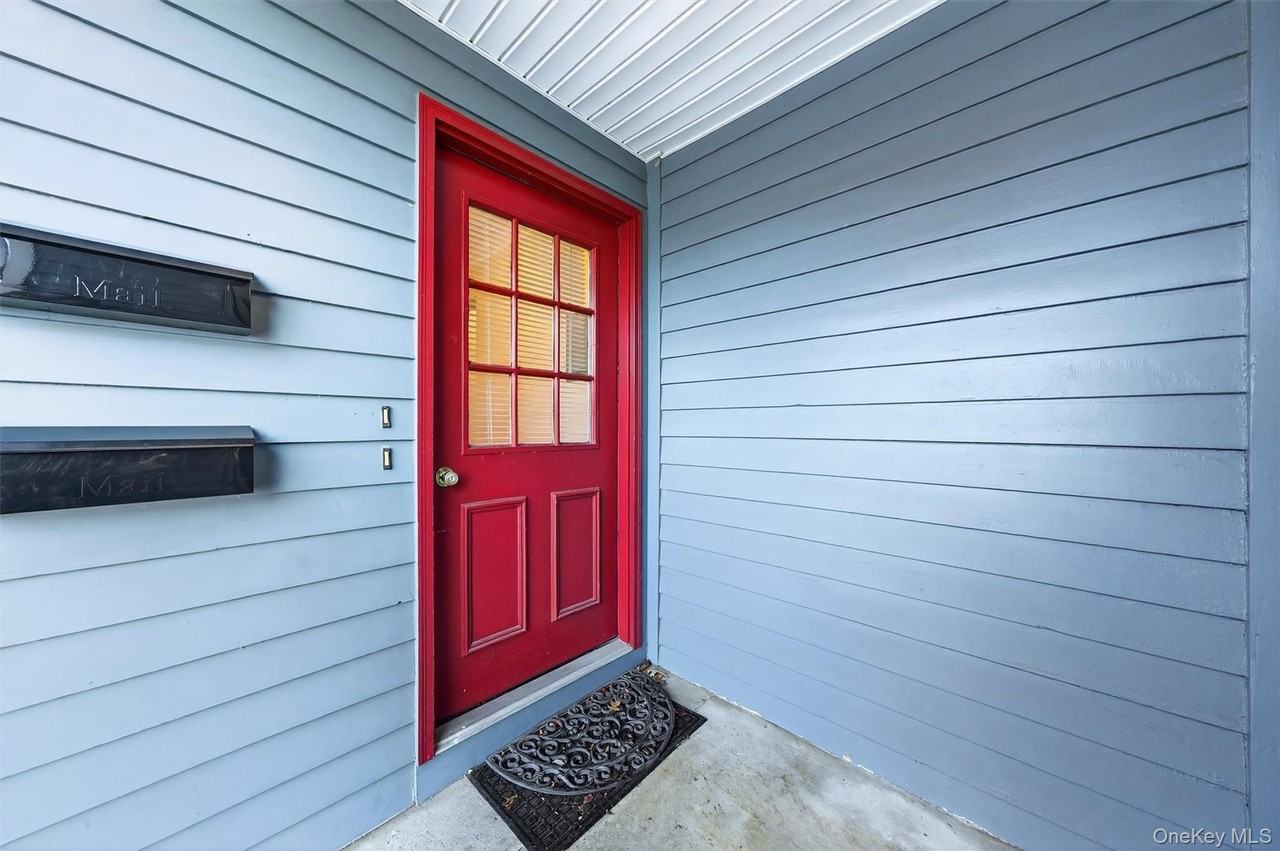 12 Scotchtown Ave - Photo 5 of 38