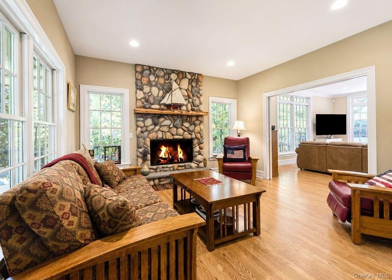 49 Woodville Rd - Photo 4 of 31