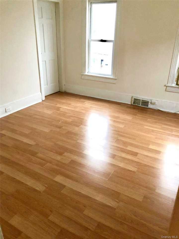 43 Broad St #2 - Photo 3 of 11