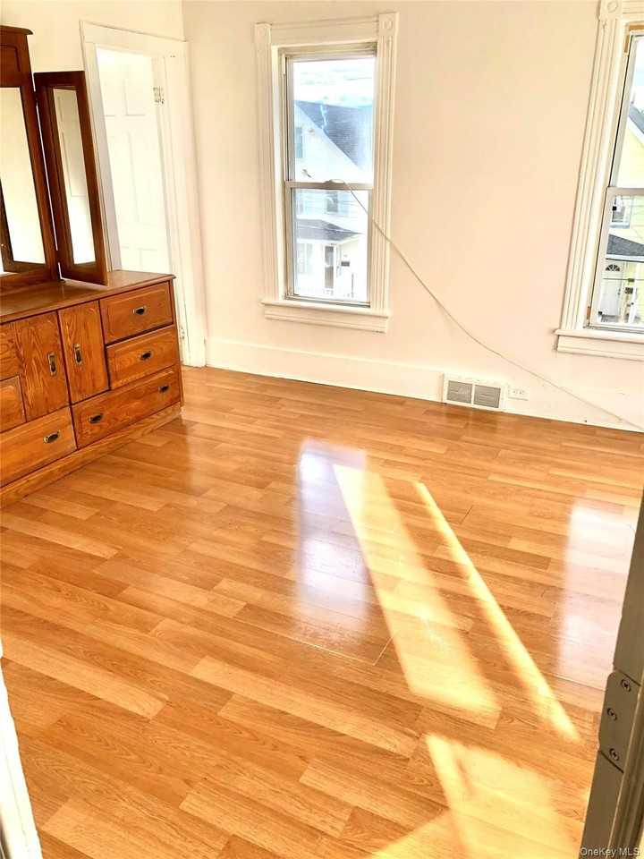 43 Broad St #2 - Photo 5 of 11