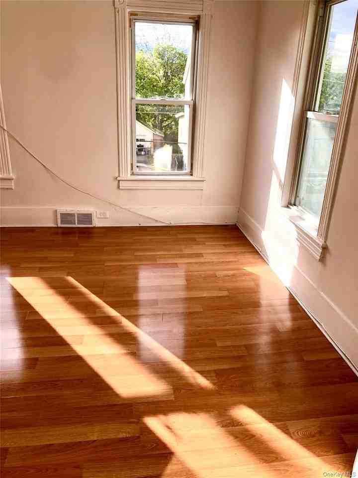 43 Broad St #2 - Photo 7 of 11