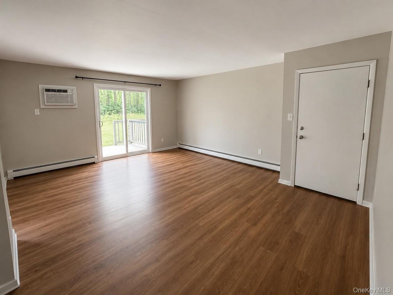 2 Locust Ct #B