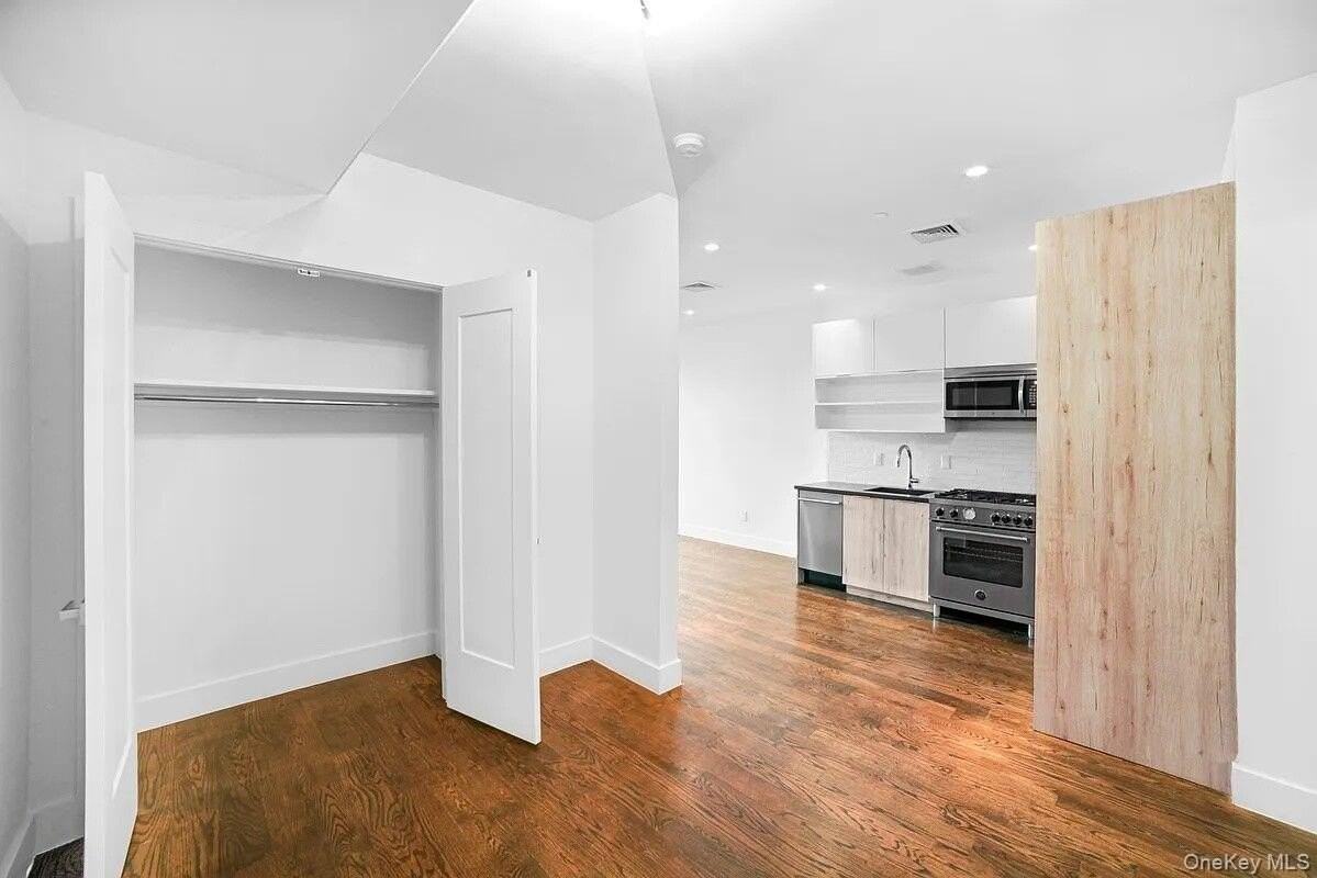 341 Nostrand Ave #302D - Photo 3 of 5