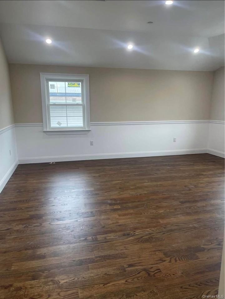 14347 229th St #2FL - Photo 3 of 5