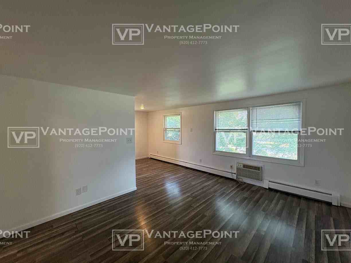 1220 S Erie St #10 - Photo 4 of 11