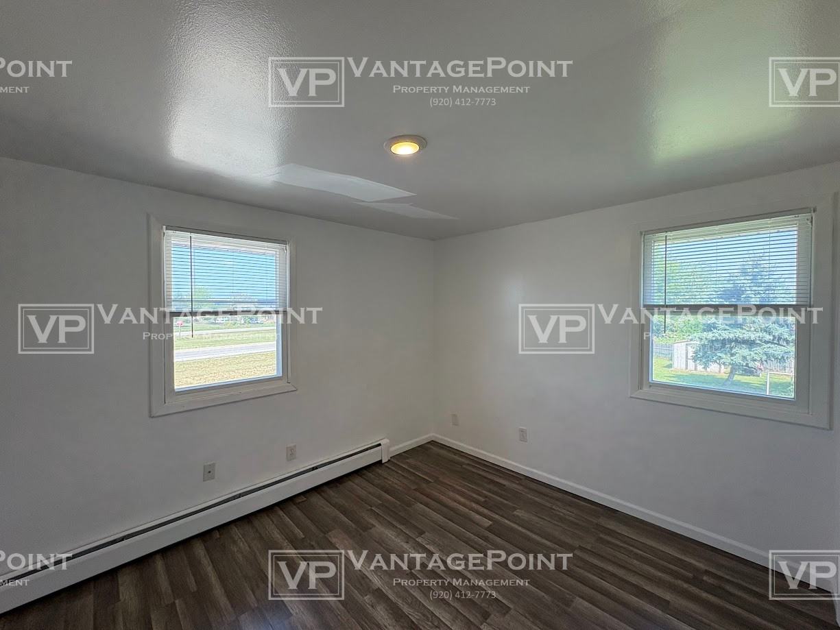 1220 S Erie St #10 - Photo 6 of 11