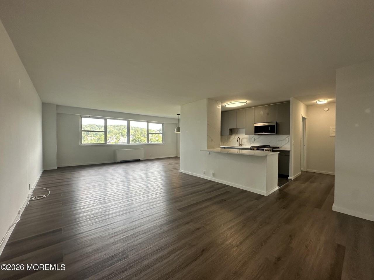 10 Ocean Blvd #8H - Photo 7 of 34