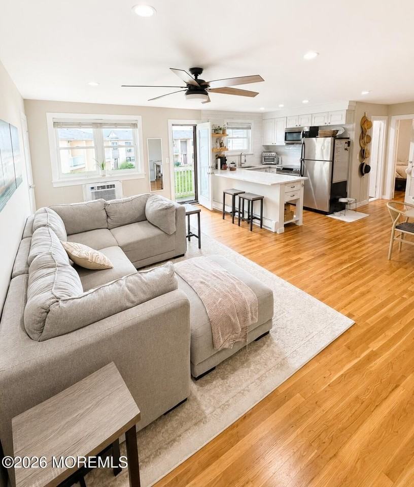 36 Wharfside Dr - Photo 2 of 12