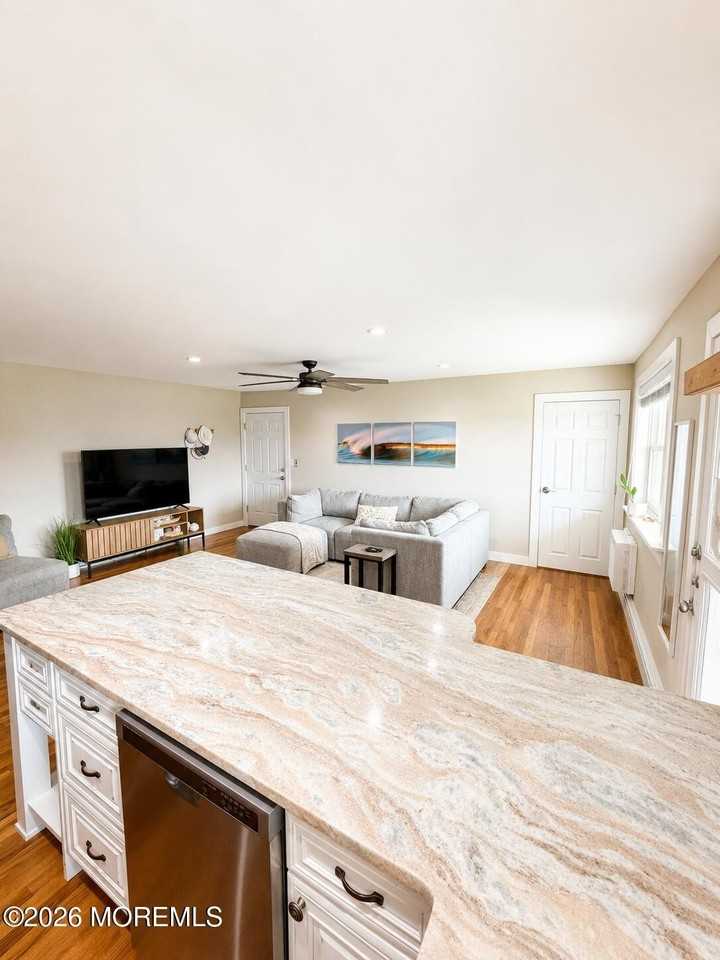 36 Wharfside Dr - Photo 3 of 12