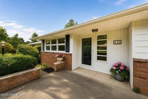 featured image of 170 Bingham Ave