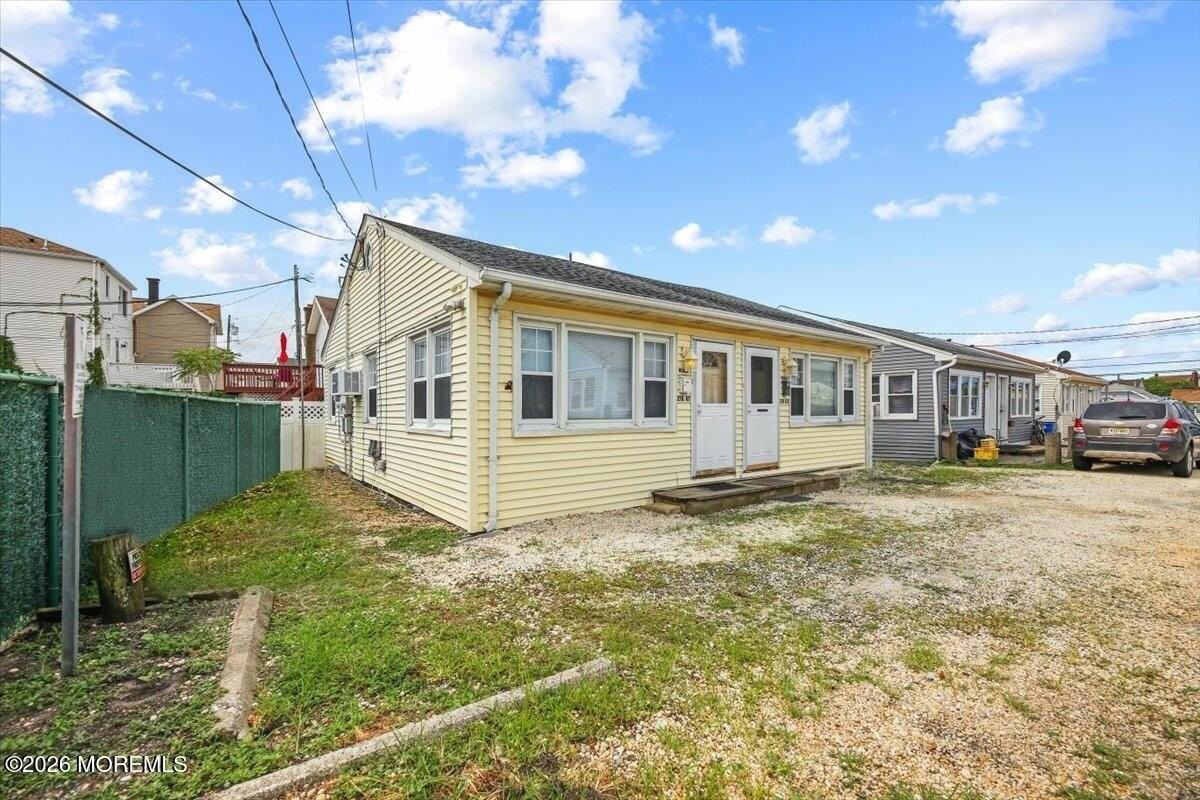 218 Limroth Row #A1 - Photo 5 of 36