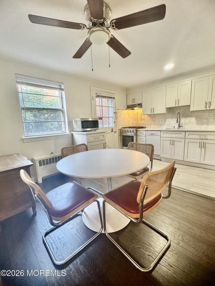 63 Manor Dr - Photo 4 of 10