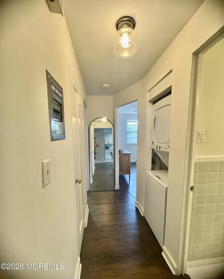 63 Manor Dr - Photo 7 of 10