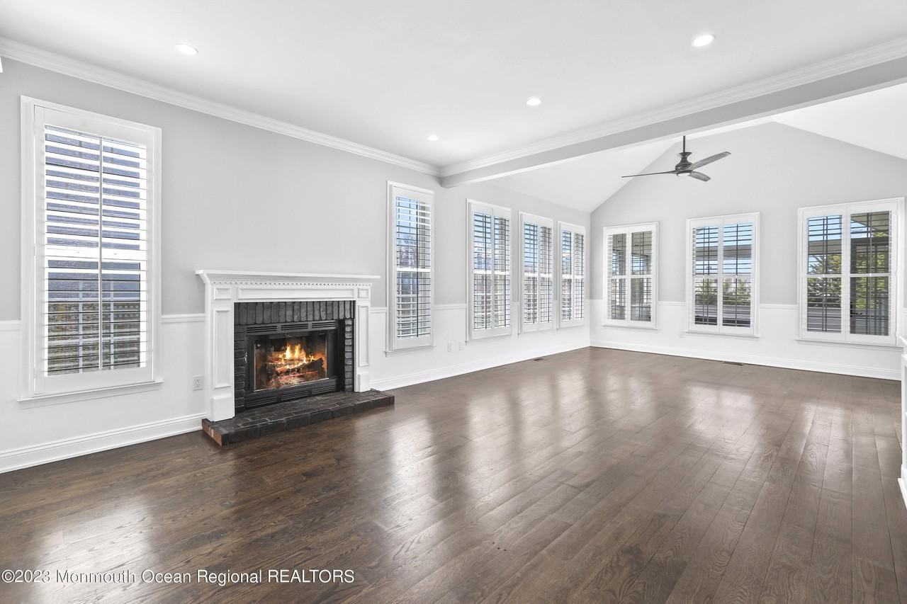 74 Seaview Ave - Photo 2 of 50