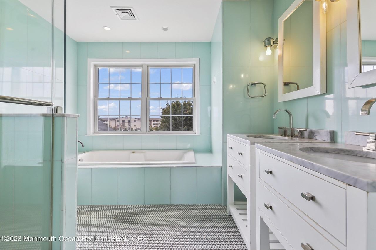74 Seaview Ave - Photo 6 of 50