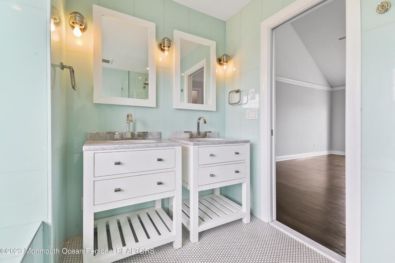74 Seaview Ave - Photo 7 of 50