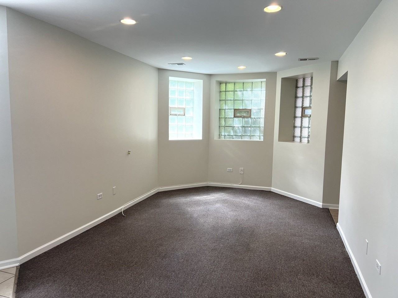 4822 W Berteau Ave #G - Photo 2 of 12