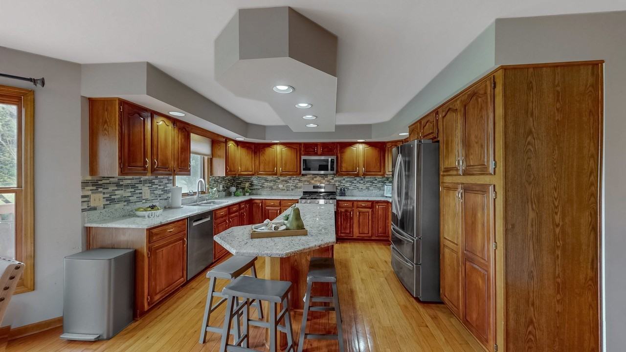 2361 Legacy Dr - Photo 5 of 25