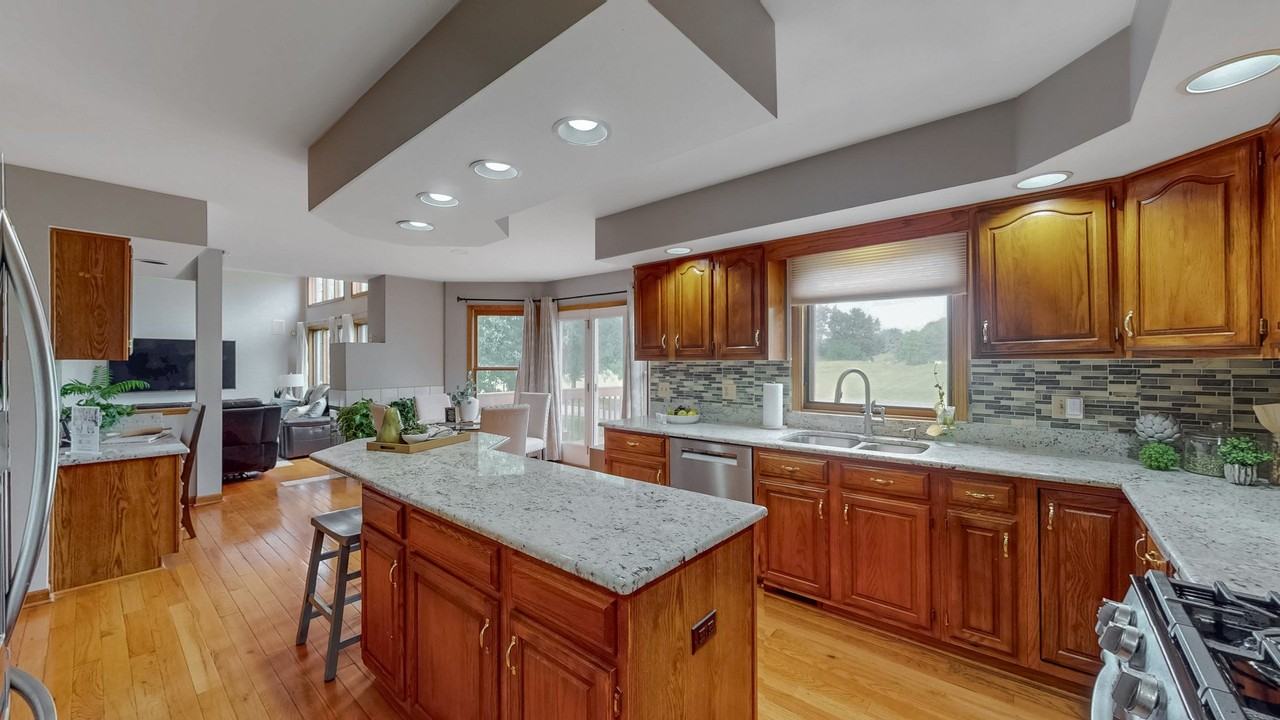 2361 Legacy Dr - Photo 6 of 25