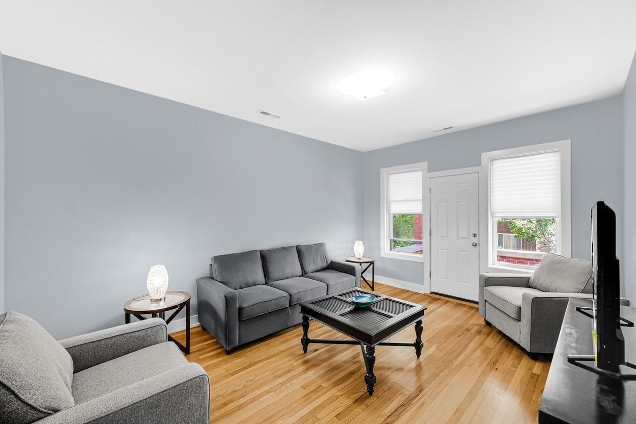 6022 S Eberhart Ave #2N - Photo 4 of 26