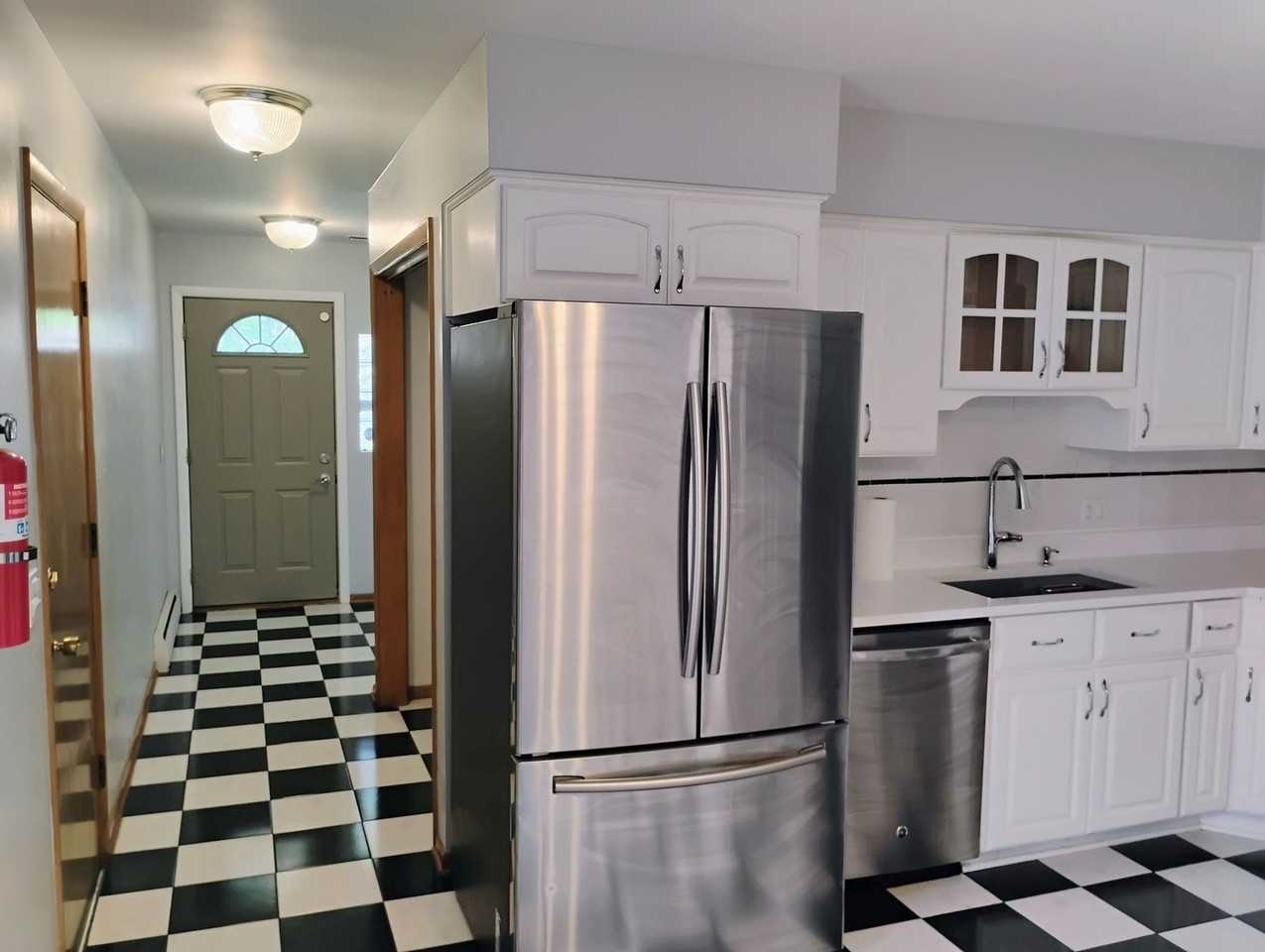 904 S Edward St - Photo 2 of 27