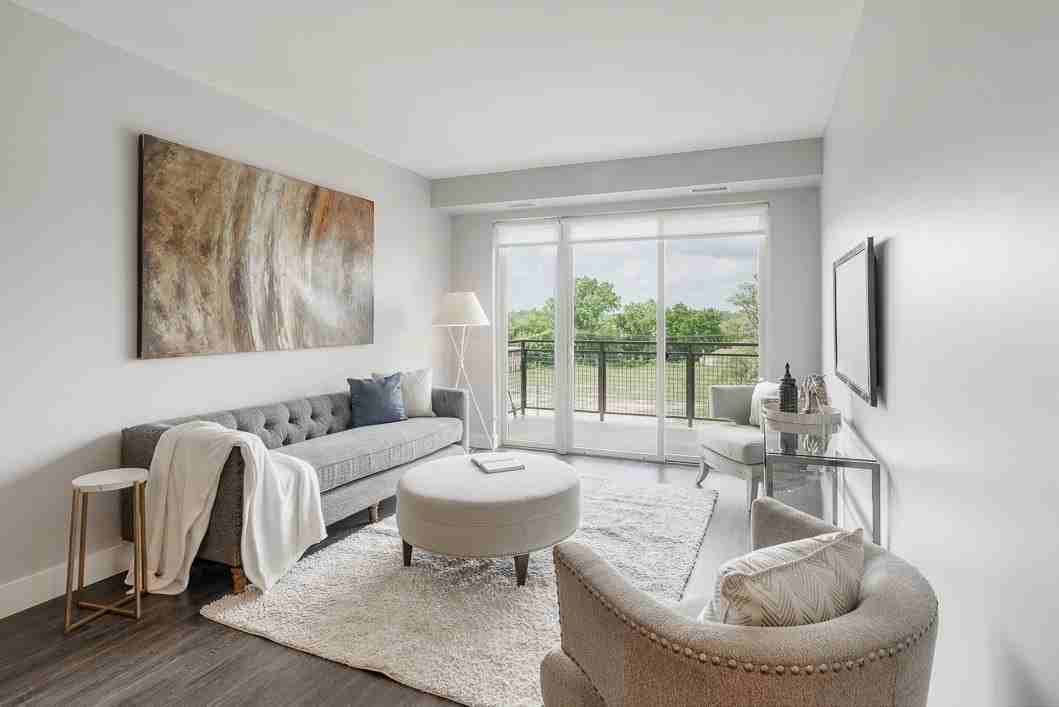 101 W Liberty St #303 - Photo 5 of 15