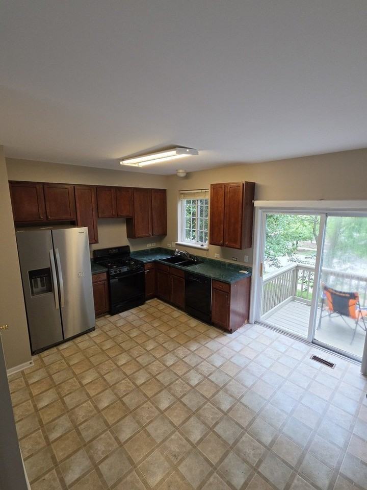 369 Evergreen Cir #369 - Photo 2 of 15