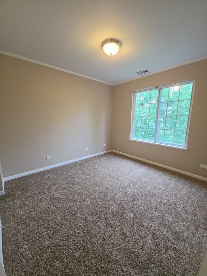 369 Evergreen Cir #369 - Photo 7 of 15