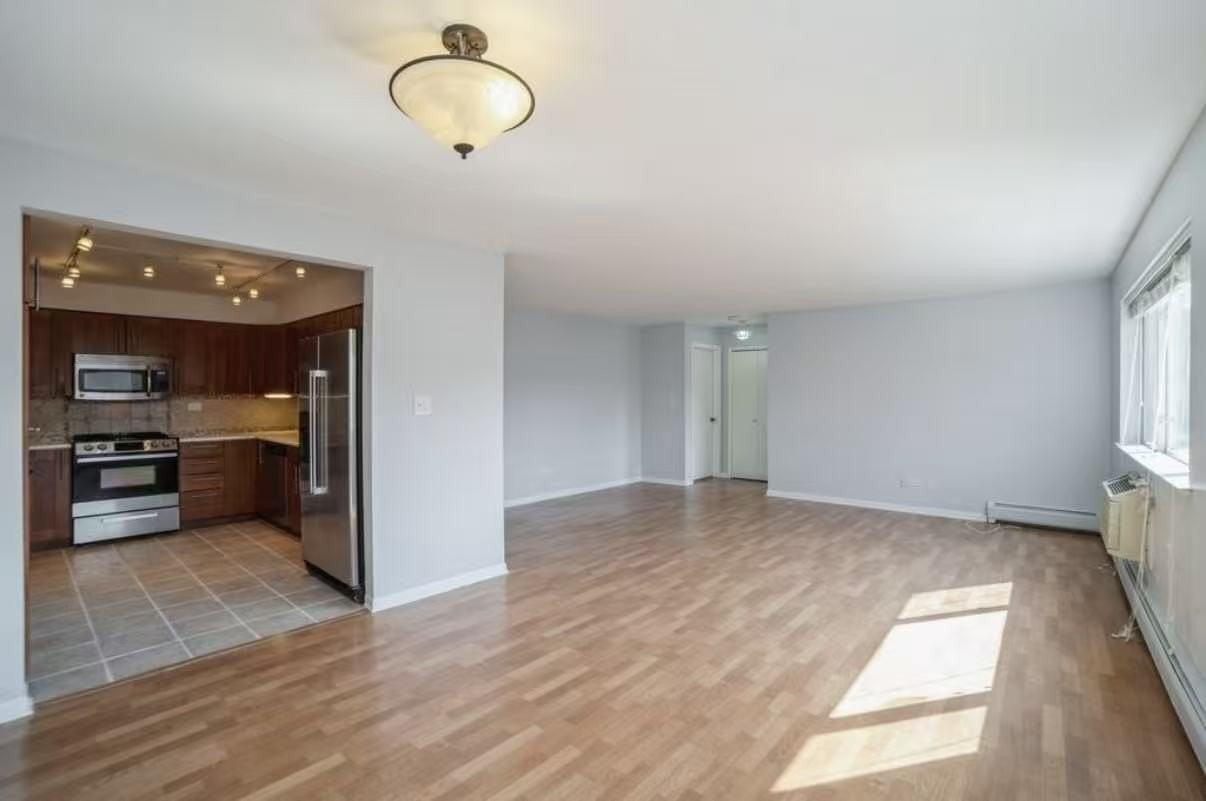 930 Ontario St #4F - Photo 3 of 10