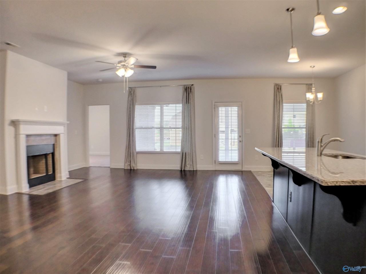 210 Properzi Way Sw - Photo 3 of 20