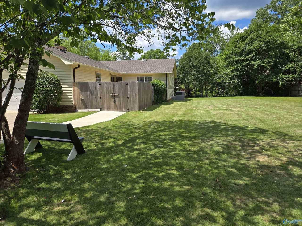 7811 Haven St Se - Photo 6 of 37