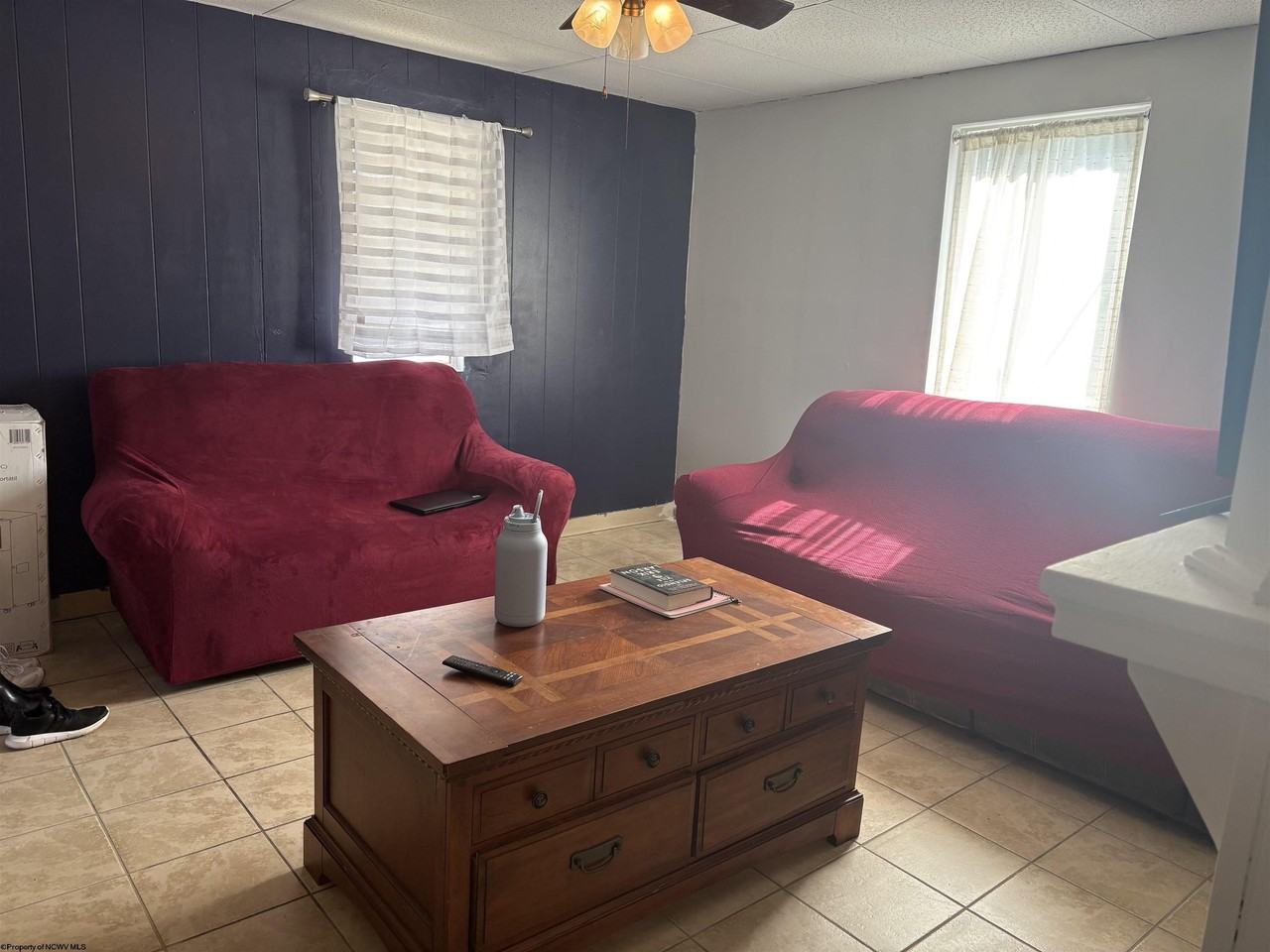 841 Stewart St - Photo 4 of 18
