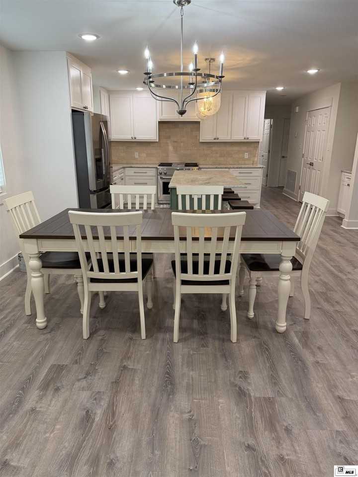 204 Ashley Ave - Photo 4 of 13