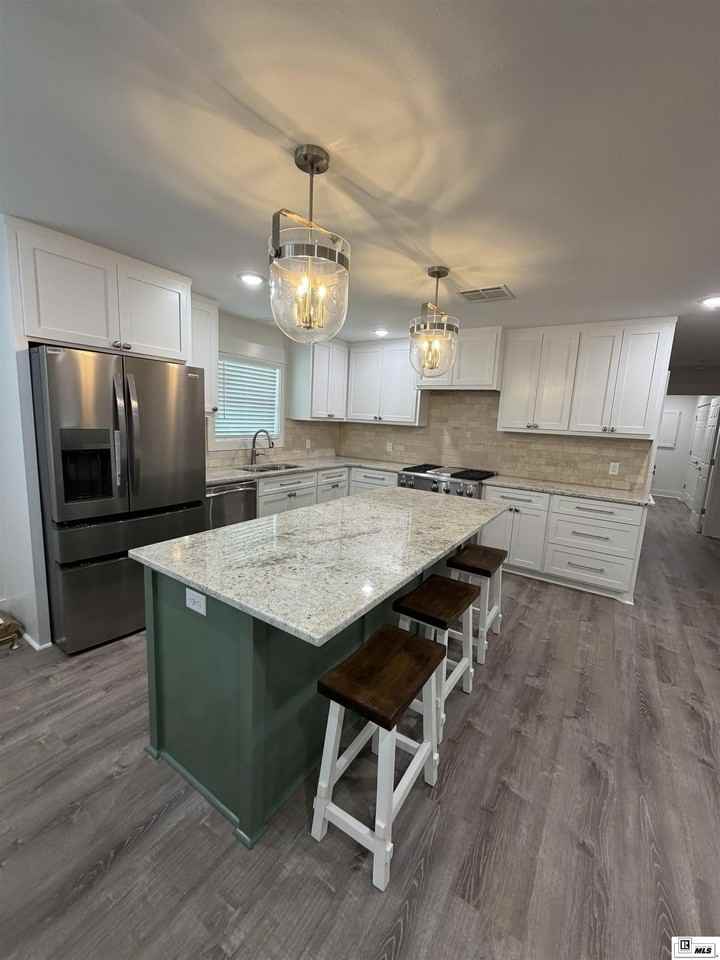204 Ashley Ave - Photo 5 of 13
