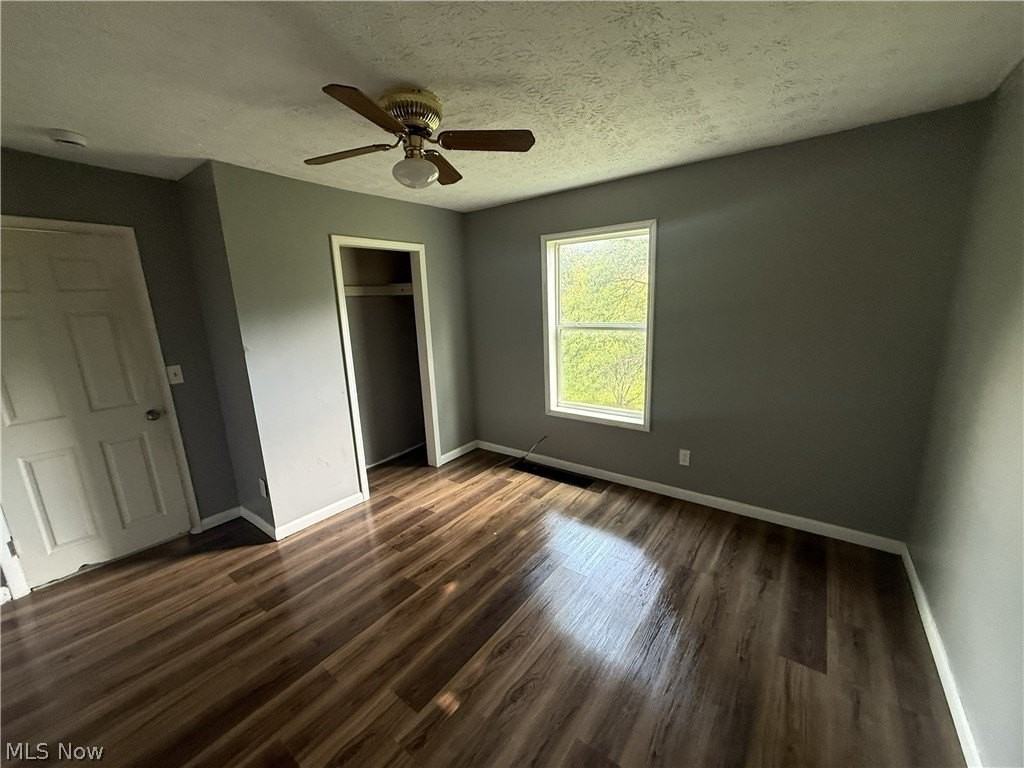 371 Beth St - Photo 6 of 6