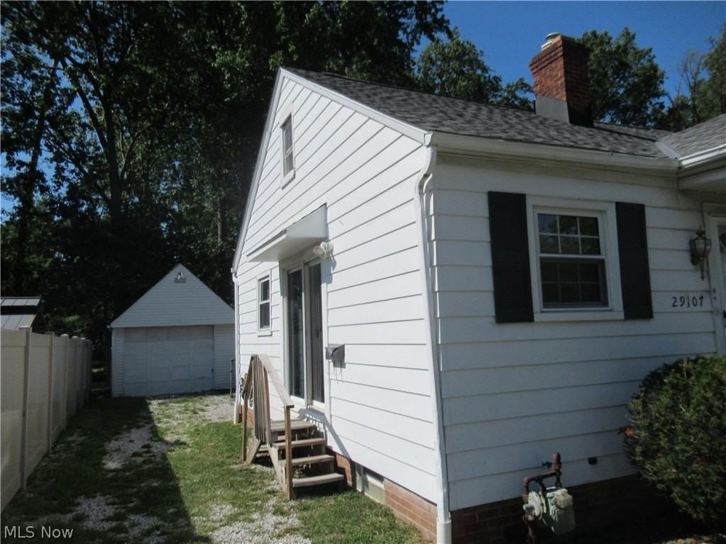 29107 Fuller Ave - Photo 2 of 25