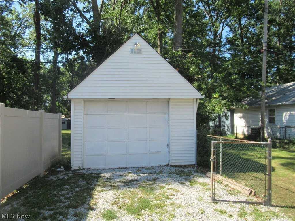 29107 Fuller Ave - Photo 3 of 25