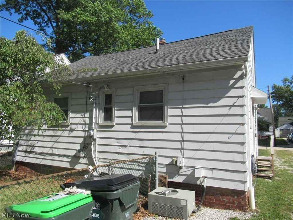 29107 Fuller Ave - Photo 4 of 25