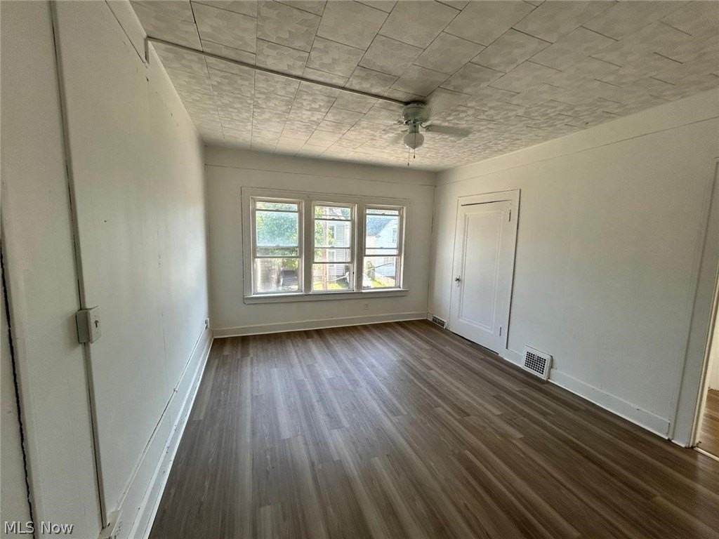 2232 W 103rd St #2 - Photo 4 of 10