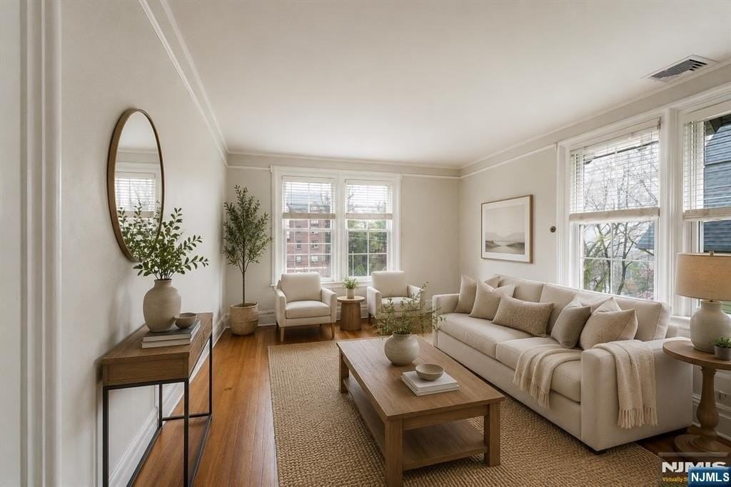 105 E Palisade Ave #B - Photo 6 of 17