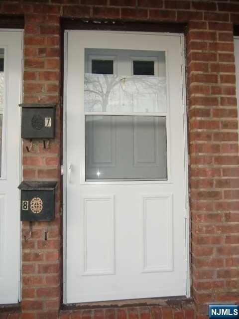482 Broad Ave #7 - Photo 3 of 22
