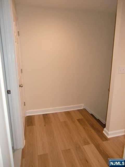 482 Broad Ave #7 - Photo 6 of 22