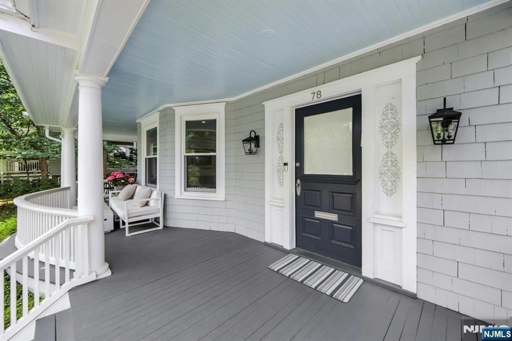 78 Franklin St - Photo 4 of 42