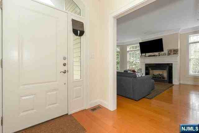 25 E Linden Ave - Photo 3 of 24