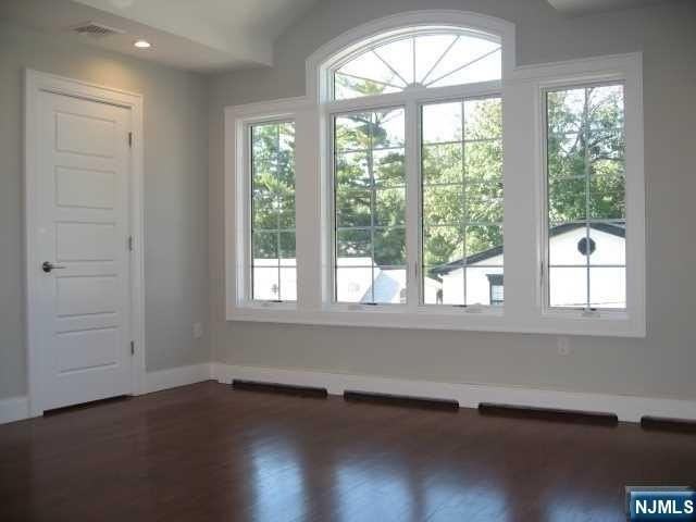 816 Jassamine Way - Photo 2 of 24